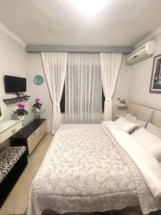 Nice Central Apartment In Tirana City Kültér fotó